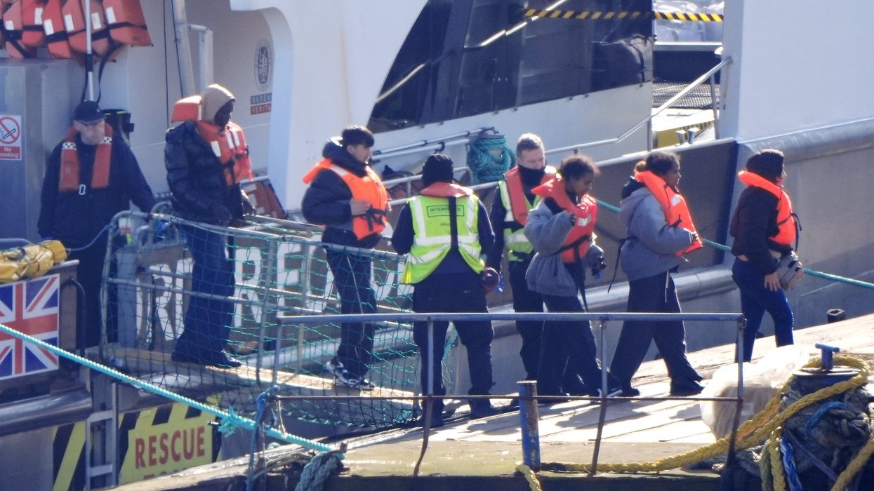 Border Force rush to respond to migrant boats in the Channel as Britain braces for crossings surge in just hours