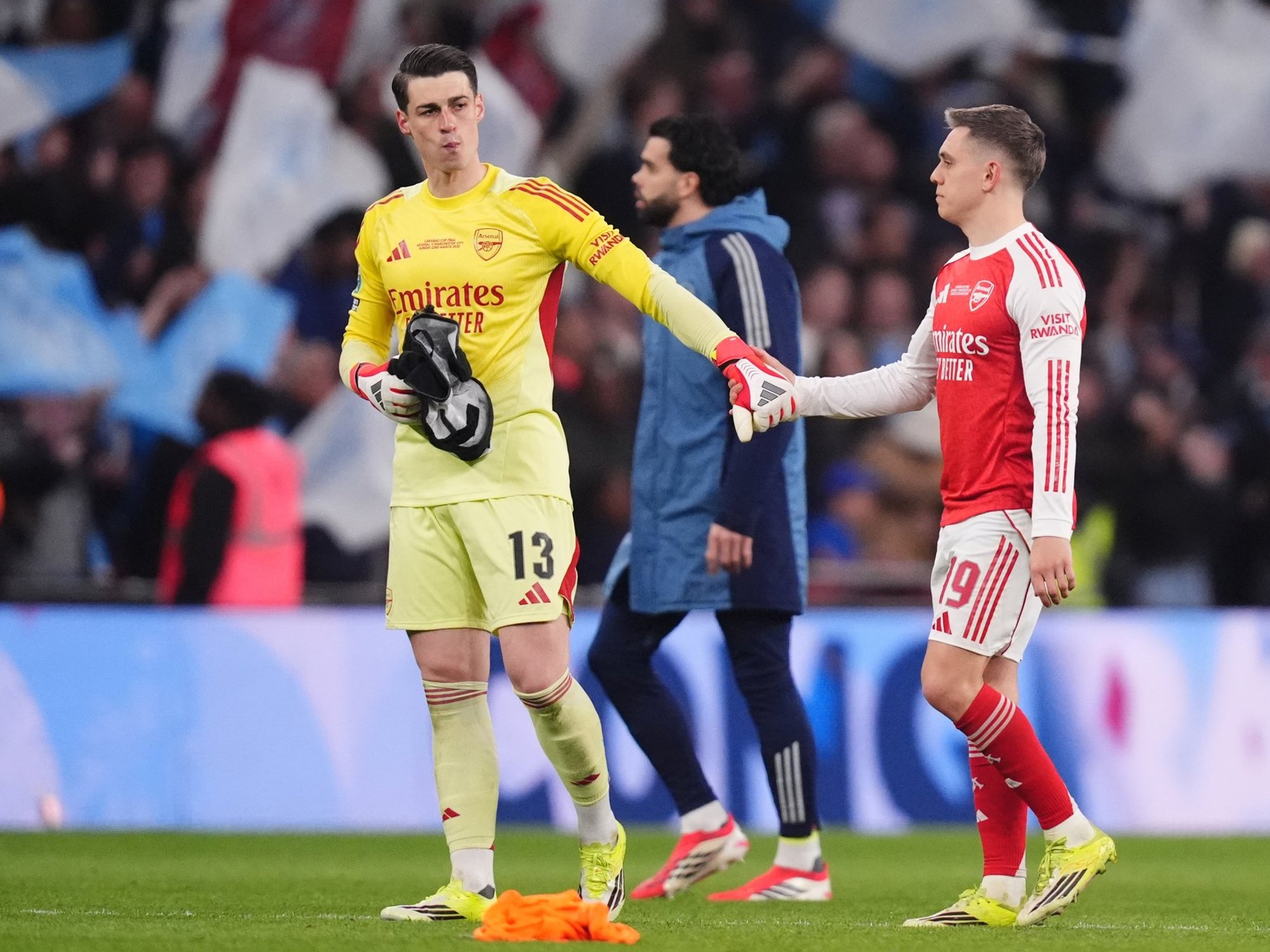 Gary Neville slams Arsenal star for 'nonsense' behaviour after Man City Carabao Cup final defeat