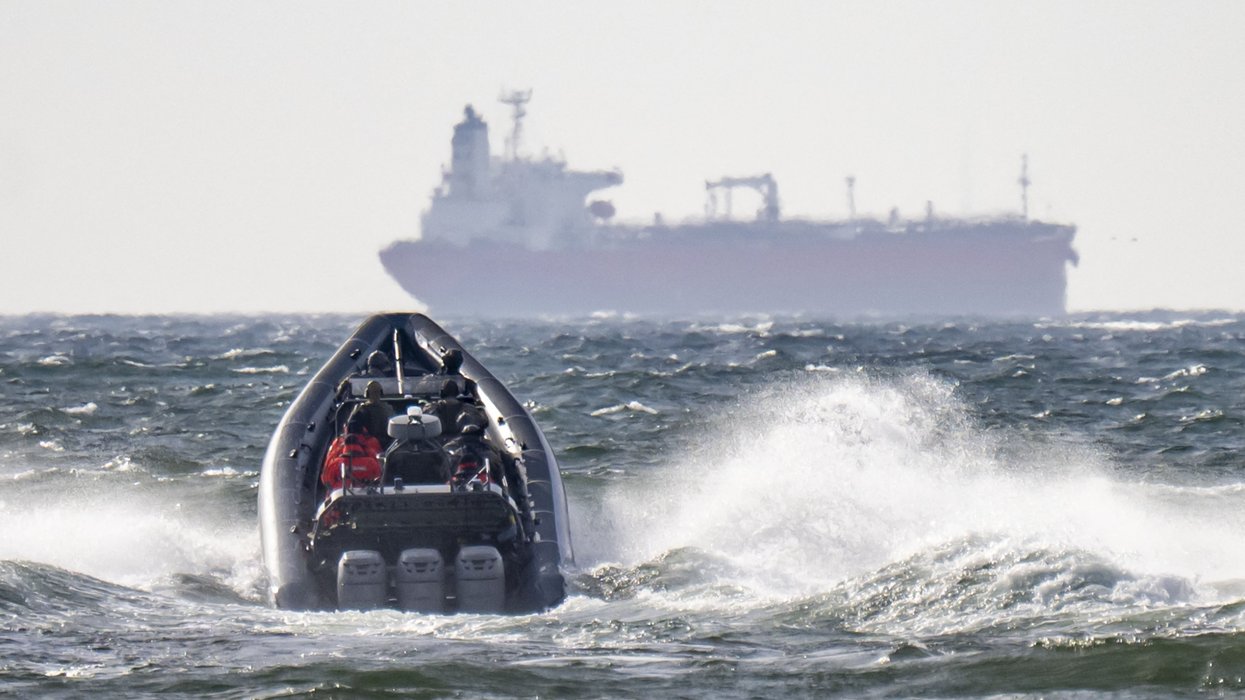 UK Special Forces to board and seize Russian ships after PM signs off on military action