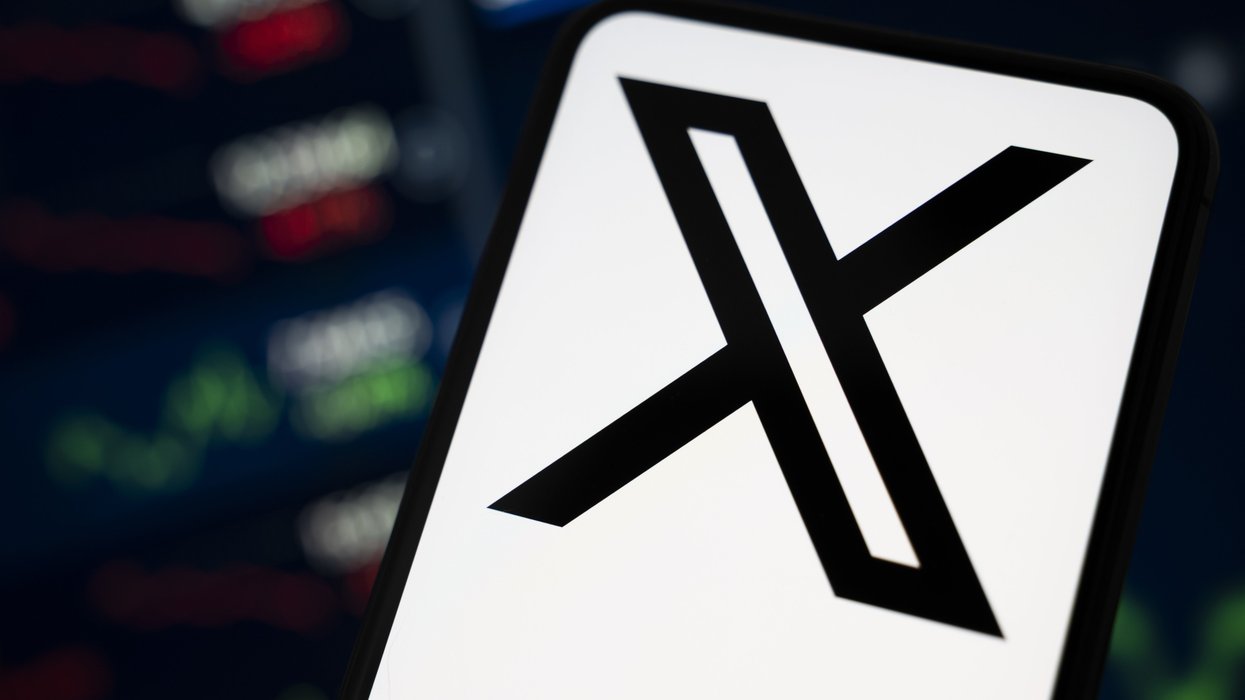 X is DOWN: Thousands of users report issues loading social network in mass outage