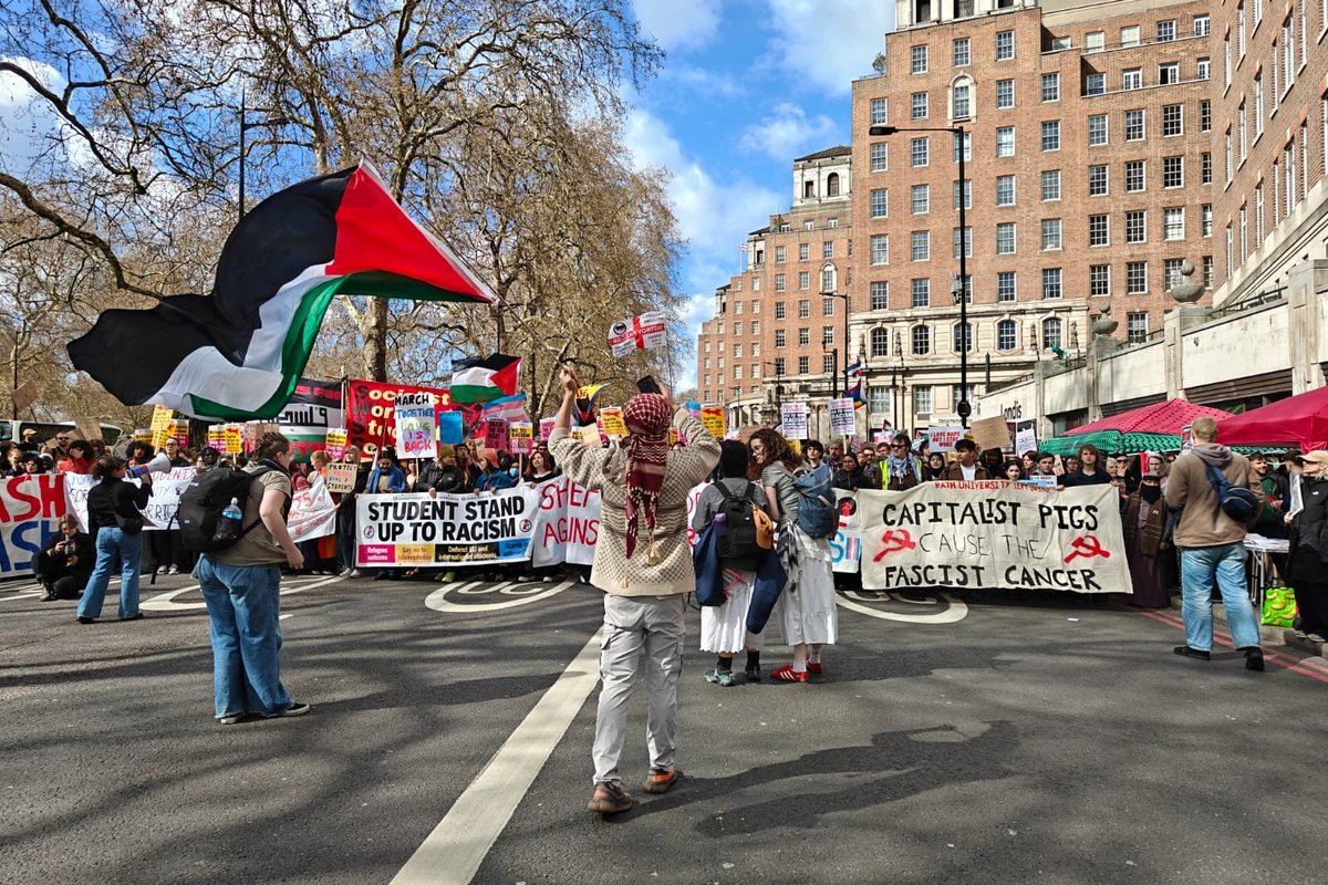 Met Police deploy hundreds of officers to central London as thousands gather for 'anti far-right' march