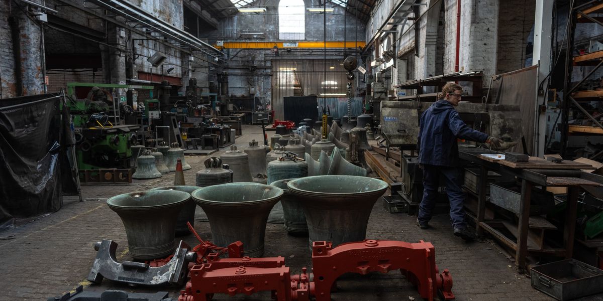 Crippling costs almost HALVING factory workers’ access to equipment as British industry suffers, think tank warns Crippling costs almost HALVING factory workers’ access to equipment as British industry suffers, think tank warns