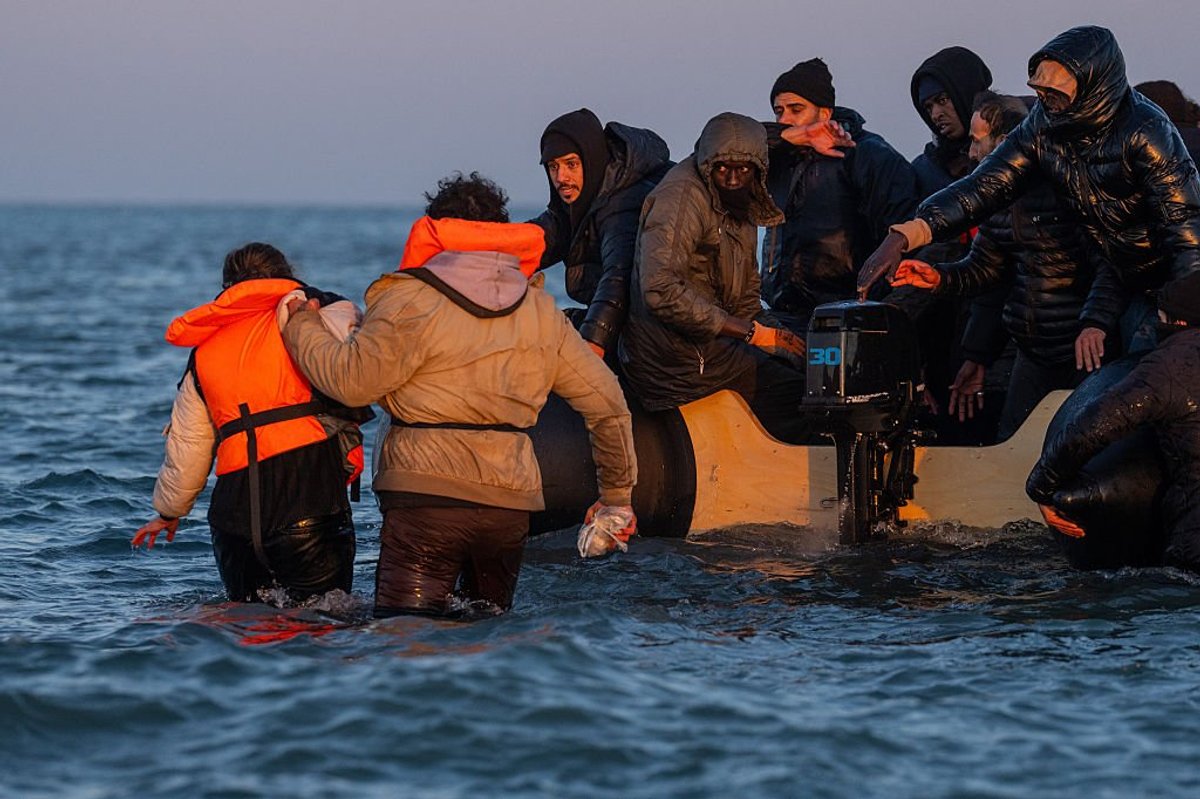 Only handful of Channel migrant smugglers convicted despite Labour promising to 'smash the gangs'