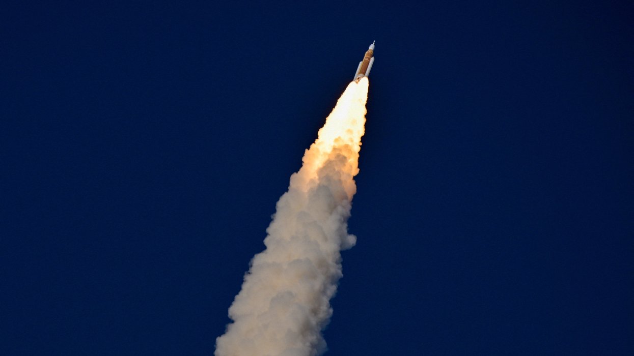 Watch the historic moment Nasa's Artemis II mis...