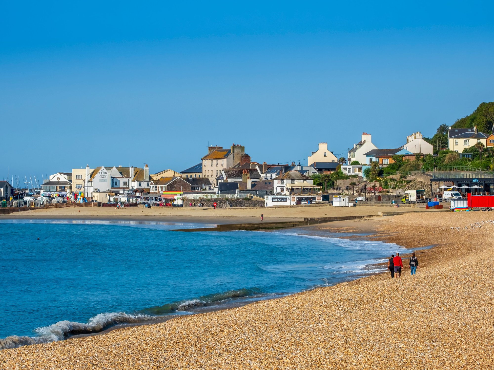 Popular UK beach closed after 'bomb found' as public told to avoid area