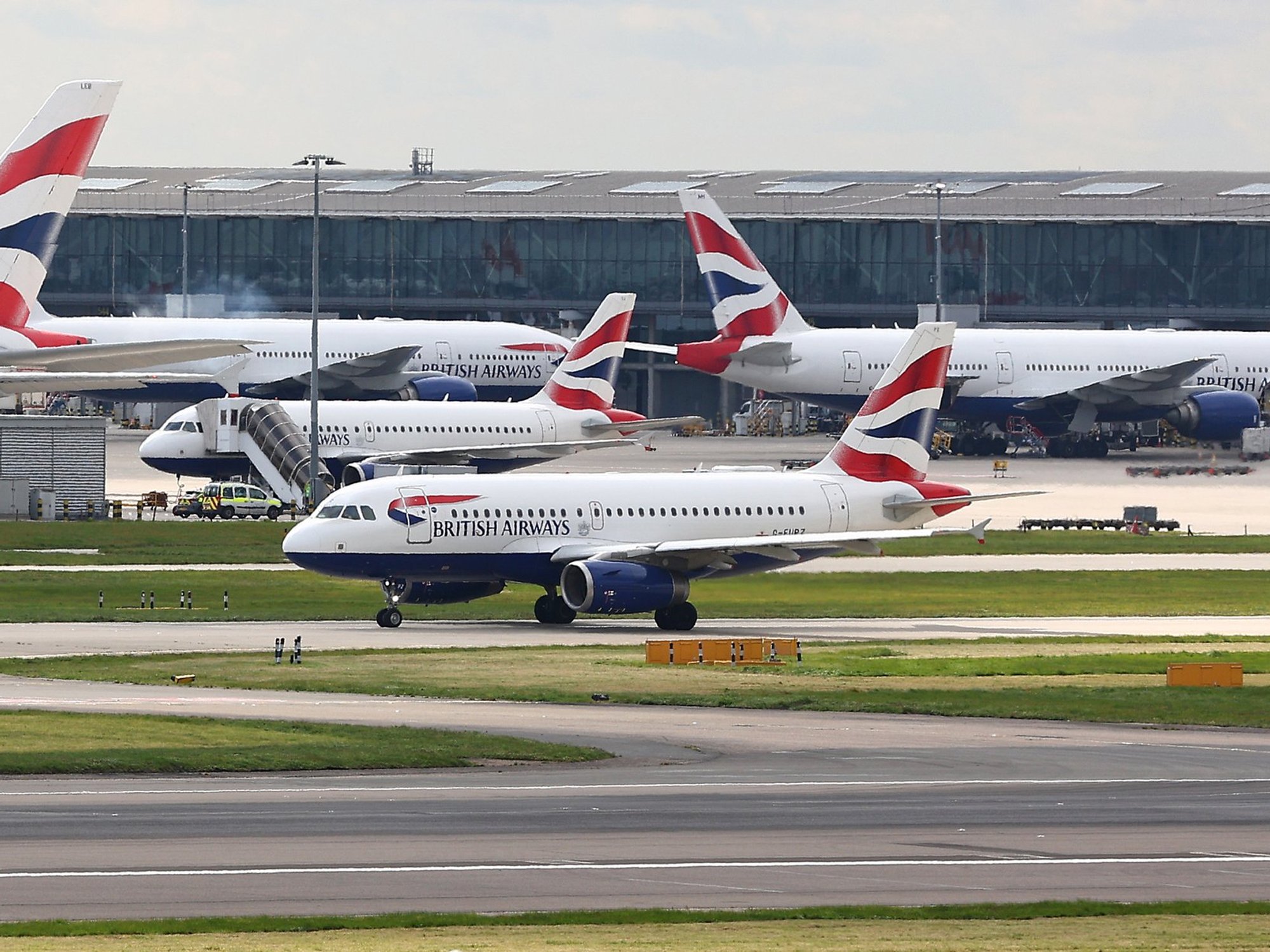 British Airways flight turns around mid-flight and returns to Heathrow after fumes filled the coc...