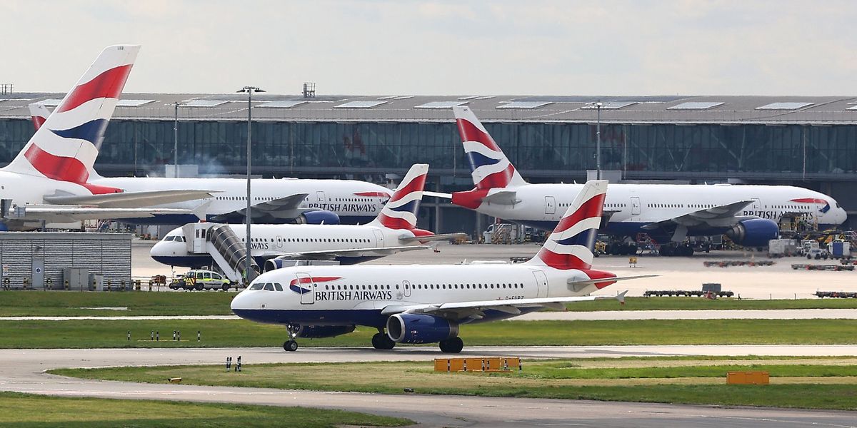 British Airways flight U-turns mid-flight and returns to Heathrow after fumes filled the cockpit and pilots were forced to wear oxygen masks British Airways flight U-turns mid-flight and returns to Heathrow after fumes filled the cockpit and pilots were forced to wear oxygen masks