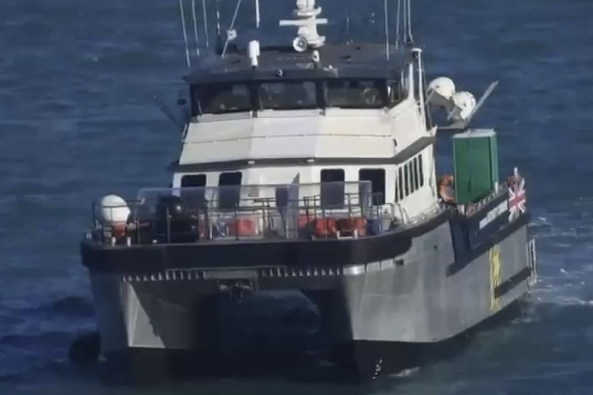 Border Security Command uses new vessels for first time today to pick up migrants in English Channel