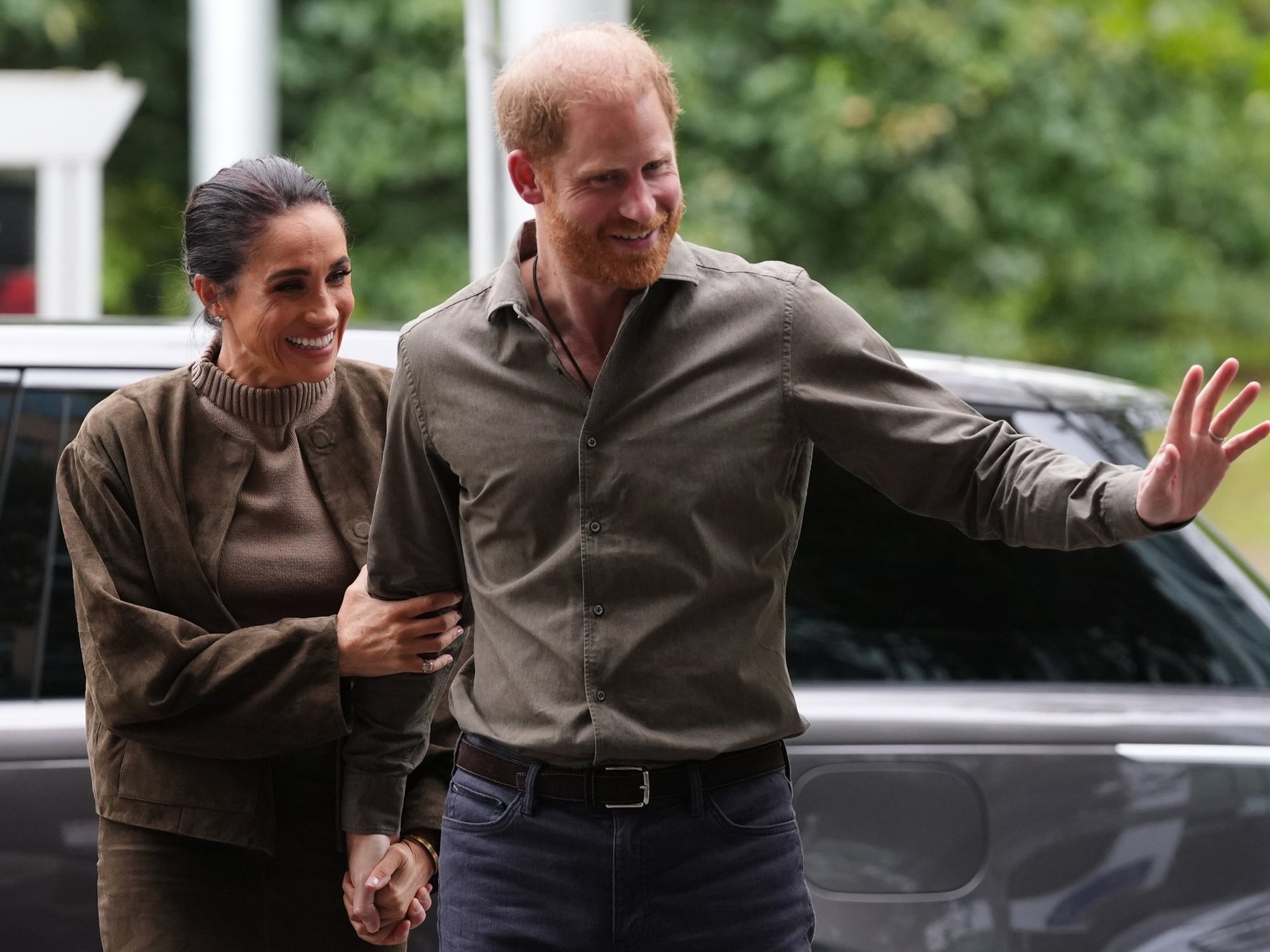 Prince Harry and Meghan Markle visit children's hospital on first day of Australian tour