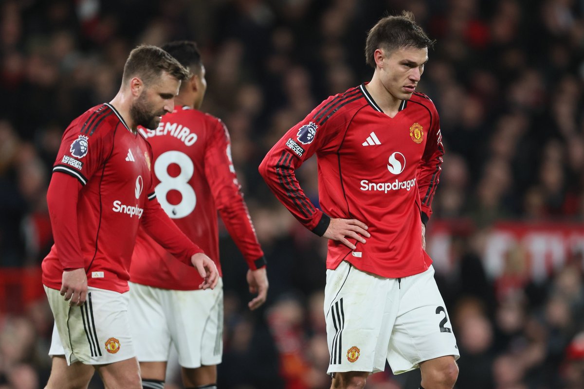 Man United star should never play for the club again after dreadful display in Leeds defeat
