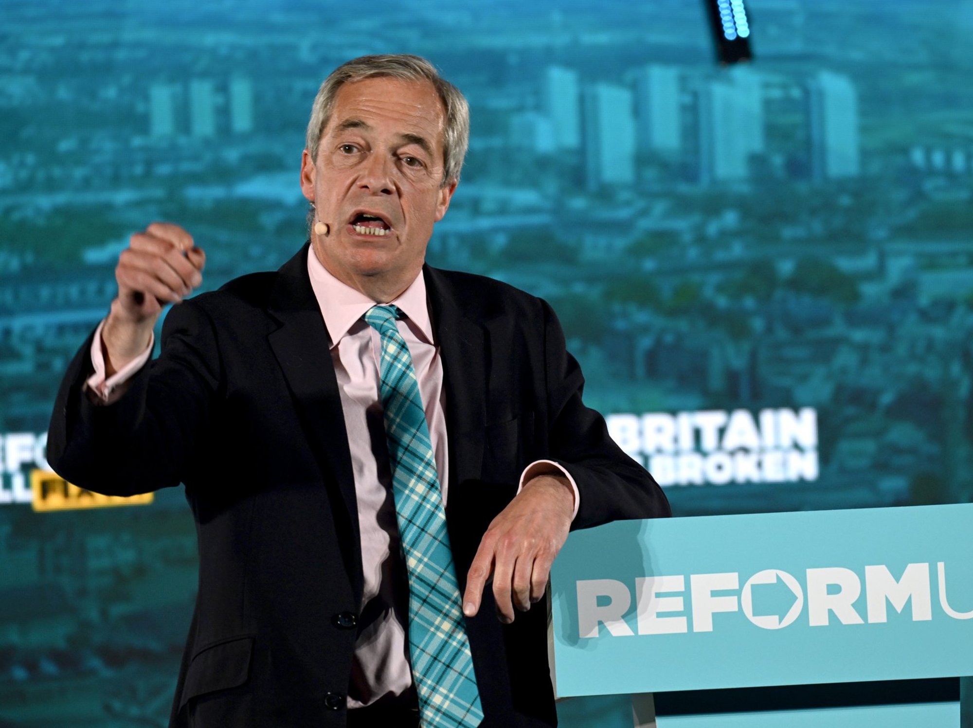 Nigel Farage vows to ban asylum seekers with HIV from receiving NHS treatment