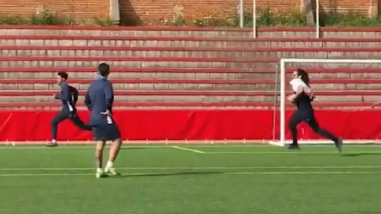 Football president quits after chasing Muslim players with leg of ham