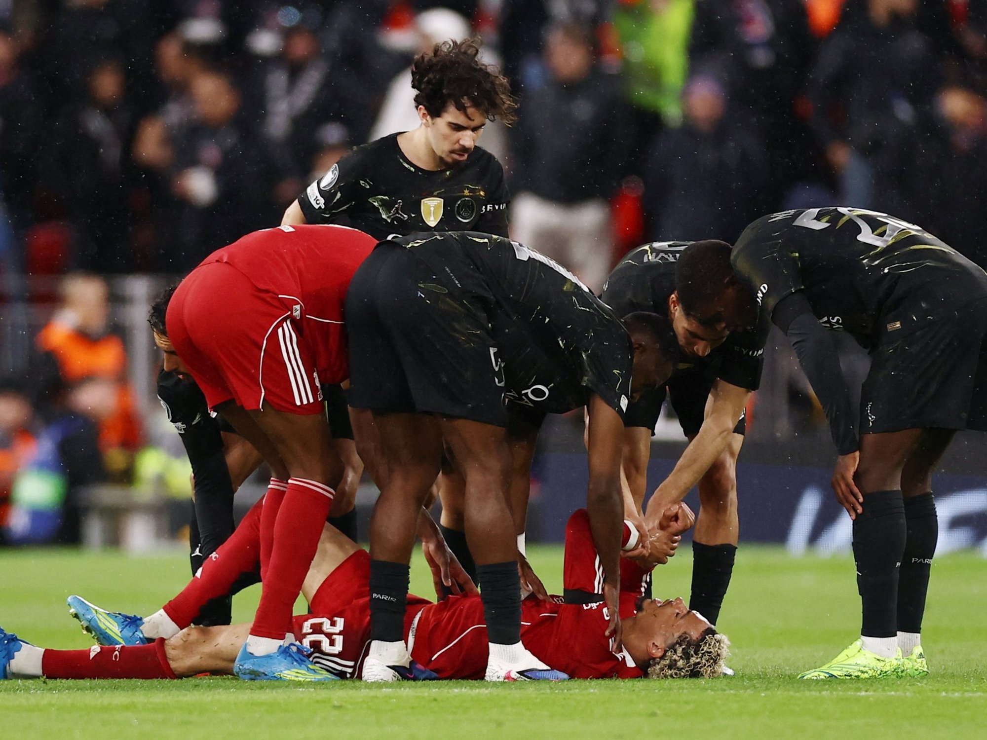 Arne Slot provides 'really bad' injury update on Hugo Ekitike after Liverpool's PSG loss