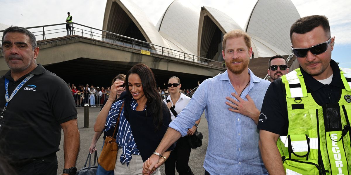 Prince Harry and Meghan Markle receive cheeky Australian gift that breaks tradition and leaves them in stitches Prince Harry and Meghan Markle receive cheeky Australian gift that breaks tradition and leaves them in stitches