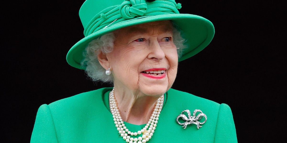 Queen Elizabeth II’s witty response regarding not needing a passport photo revealed by artist Queen Elizabeth II’s witty response regarding not needing a passport photo revealed by artist