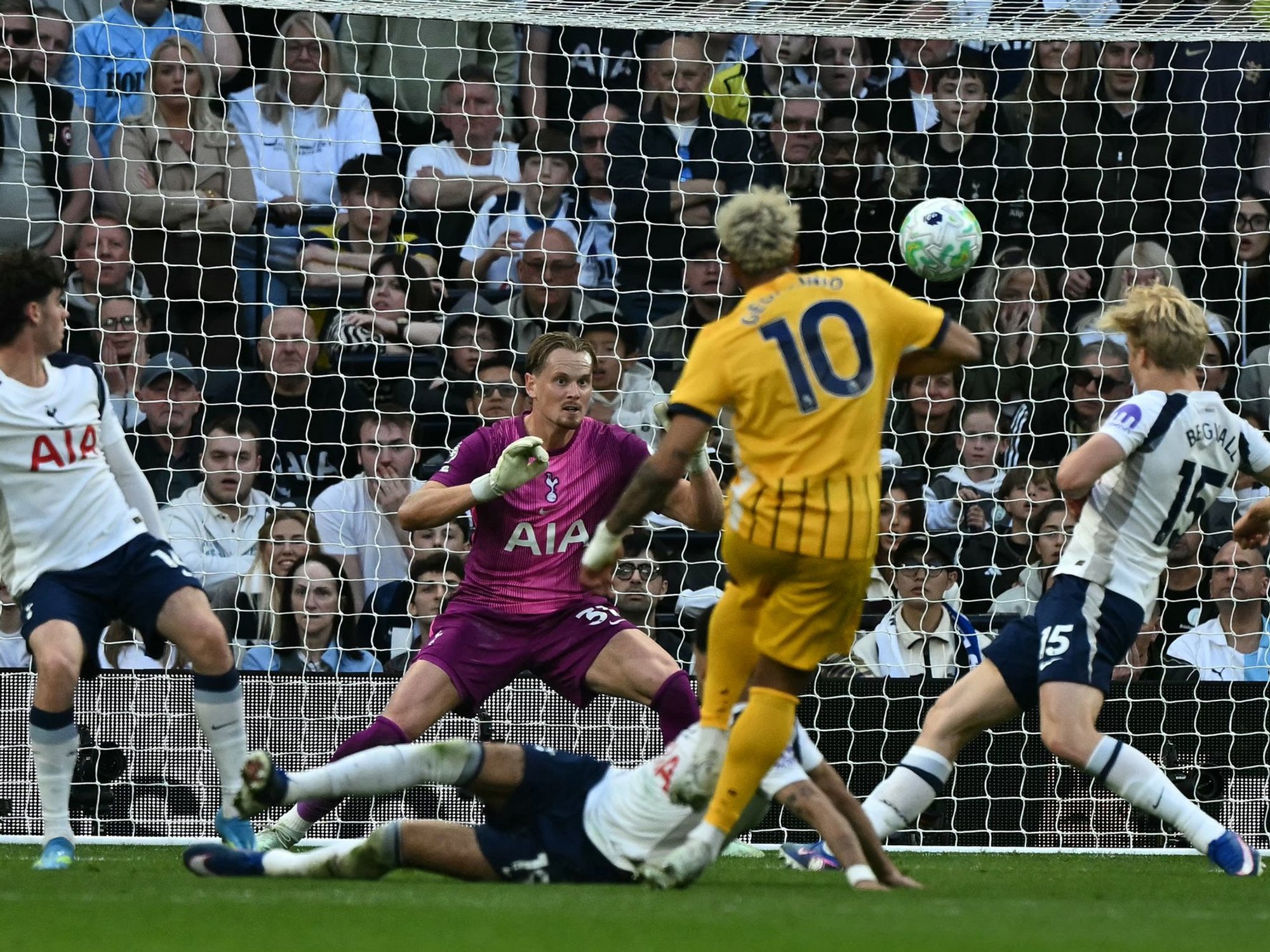 Brighton score late against Tottenham as Premier League relegation fight takes fresh twist