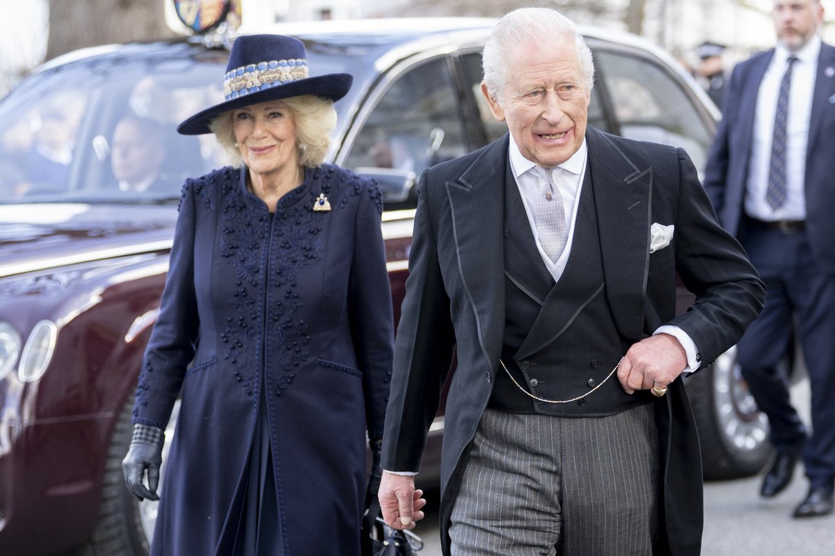 King Charles agrees to give unprecedented access to his mother's personal documents