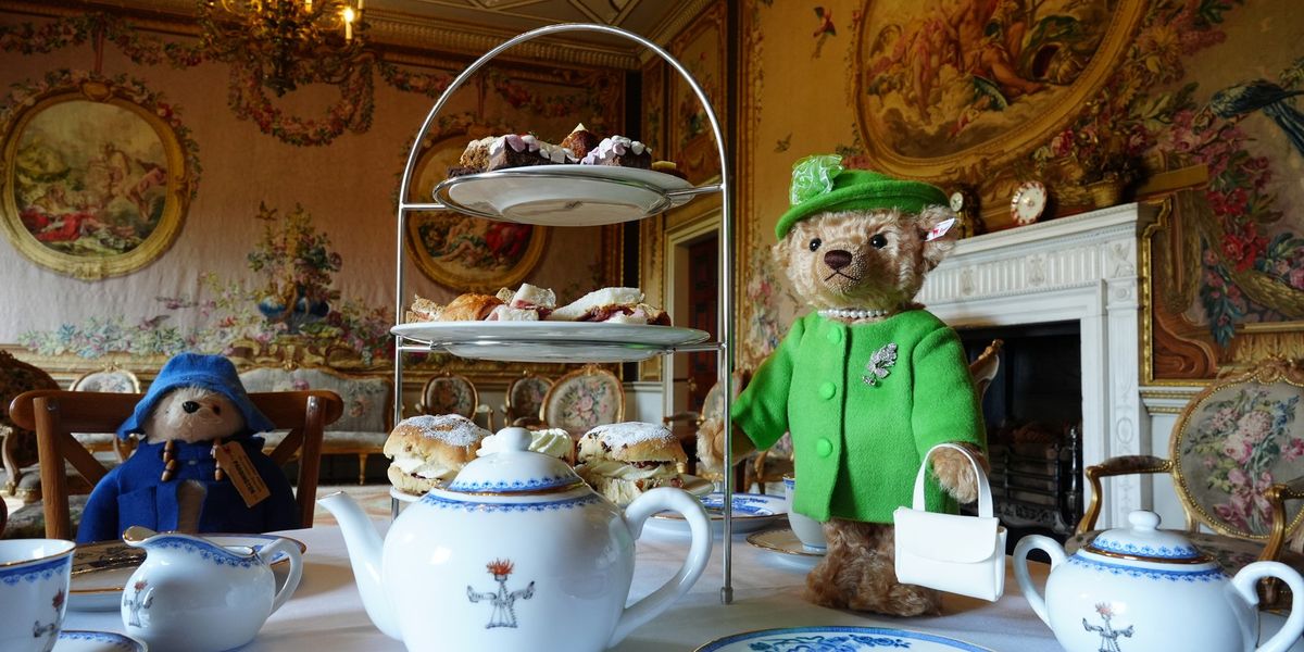 Paddington’s meeting with the late Queen recreated with new Steiff bear Paddington’s meeting with the late Queen recreated with new Steiff bear