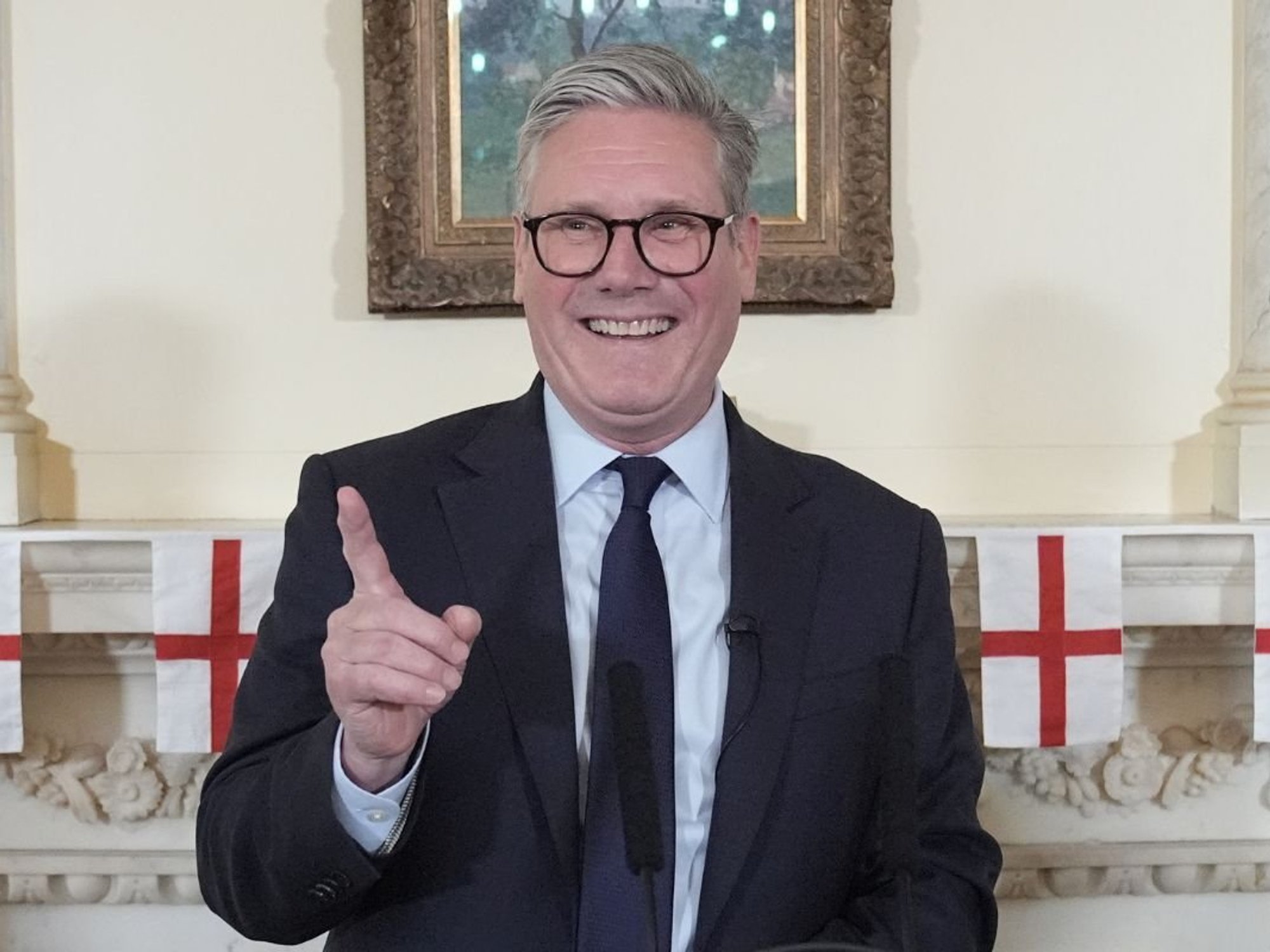 Keir Starmer plots election battle with Nigel Farage as PM questions Reform's 'patriotic values'