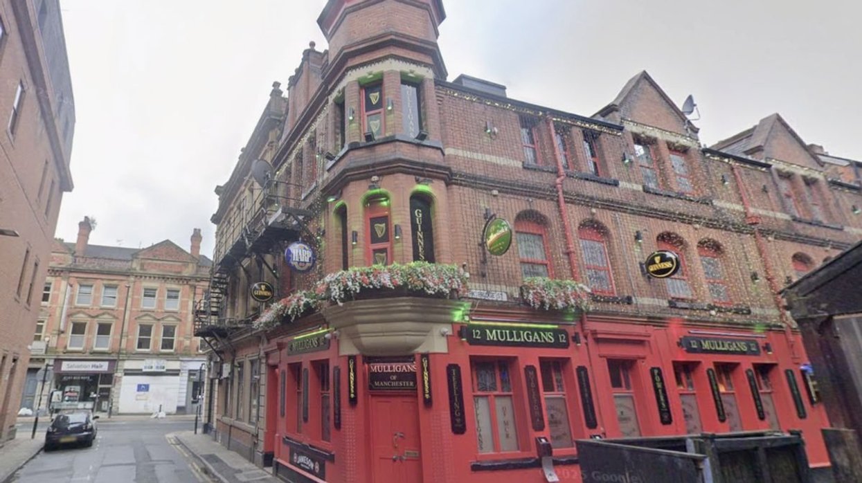 Travellers descend on popular Manchester pub to protest against decision to refuse entry
