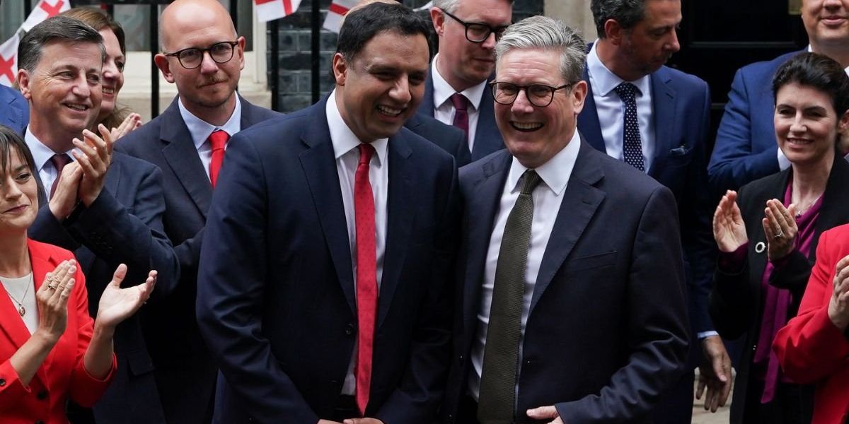 Keir Starmer to make Labour MPs block sleaze probe as PM braces for crunch vote Keir Starmer to make Labour MPs block sleaze probe as PM braces for crunch vote