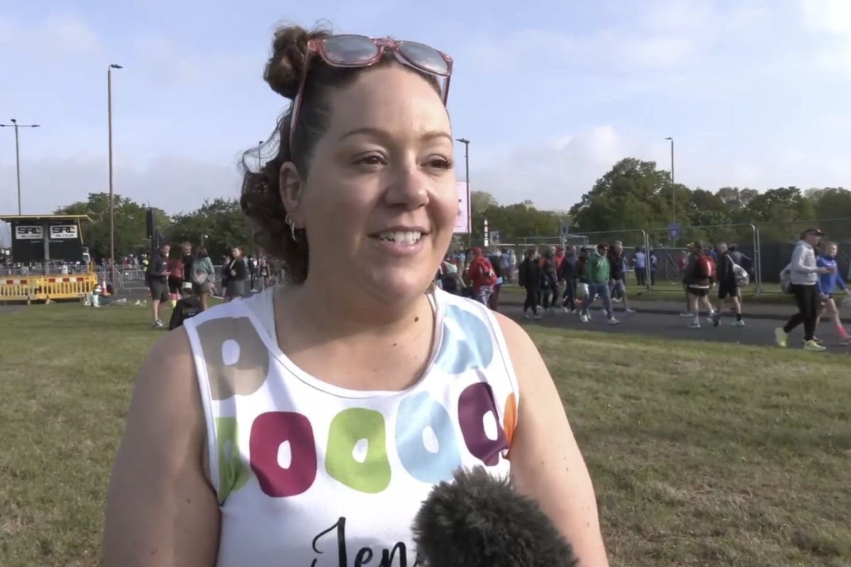 Runner with inoperable cancer takes on London Marathon for research charity