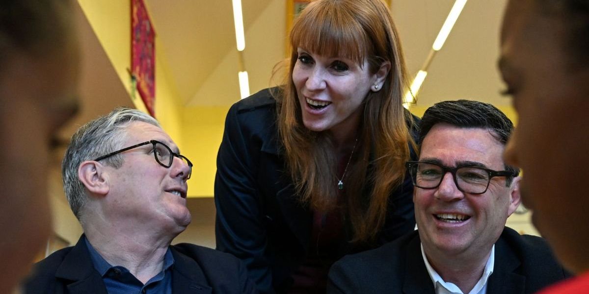 Keir Starmer ‘offers Angela Rayner Cabinet job’ in final dice roll to stave off leadership challenge Keir Starmer ‘offers Angela Rayner Cabinet job’ in final dice roll to stave off leadership challenge