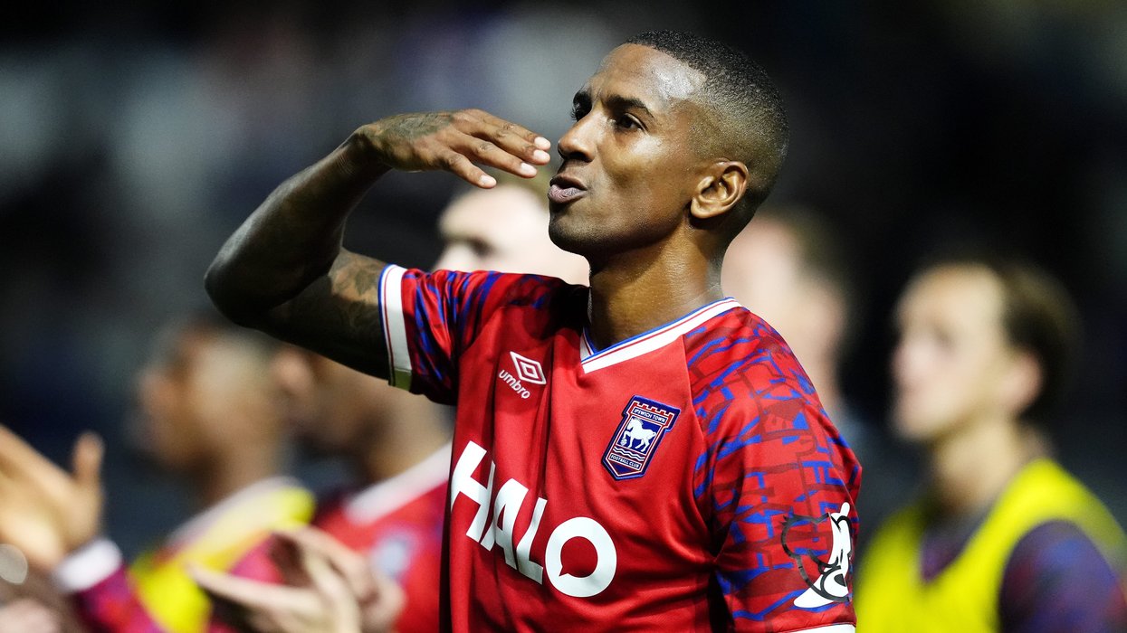 Ashley Young announces retirement after 39 England caps and two league titles