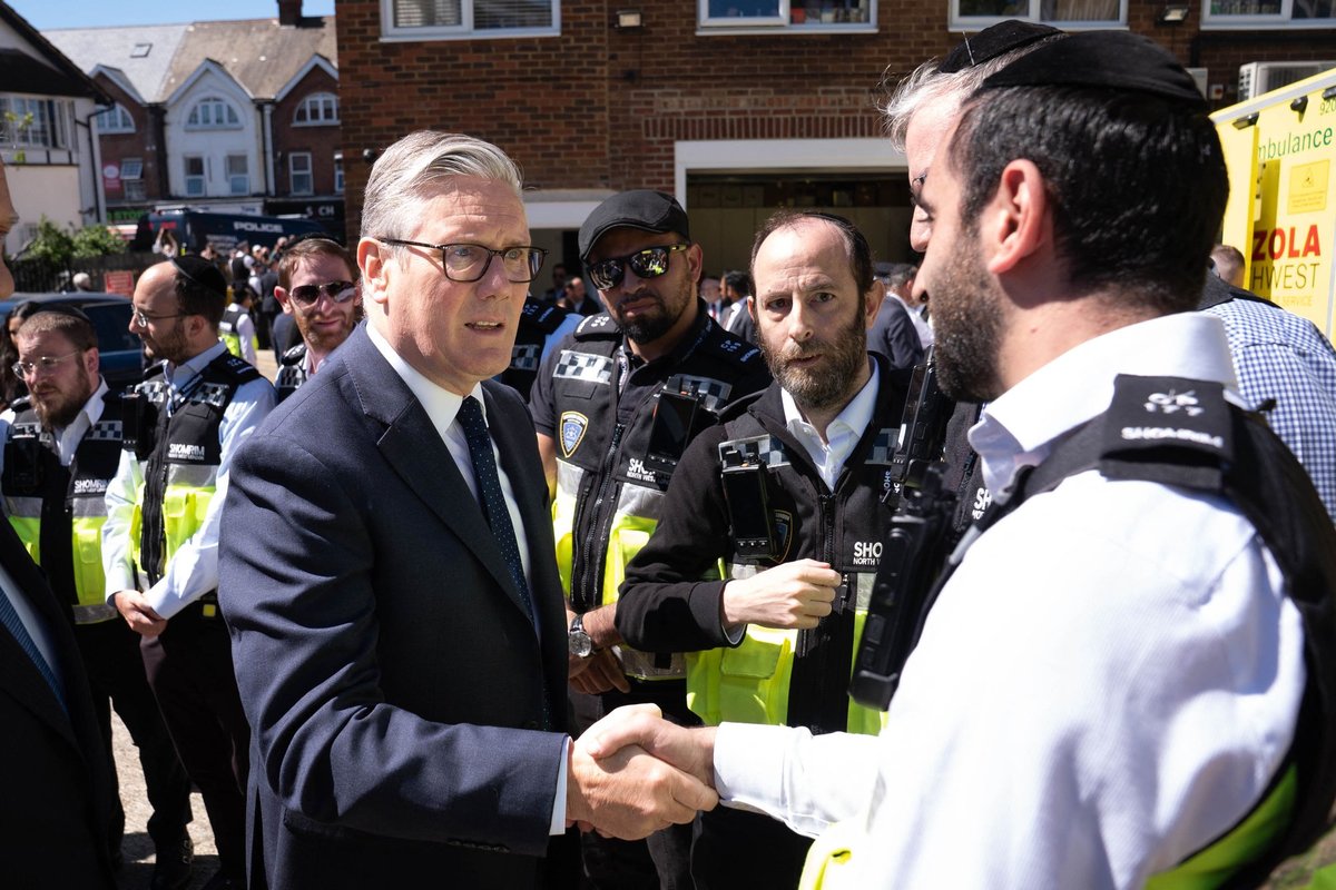 Keir Starmer accused of 'running scared' from Golders Green Jewish community after Prime Minister booed during visit