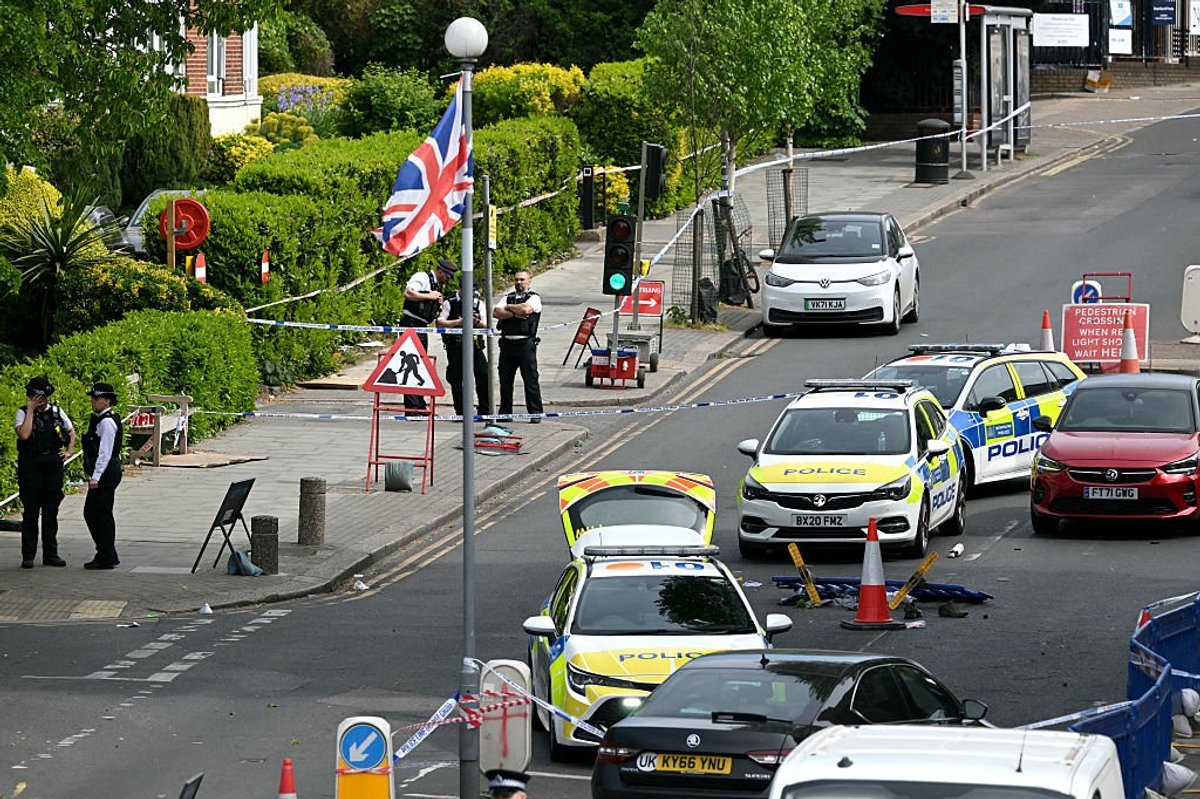 UK terror threat level raised to 'severe' after Golders Green stabbings