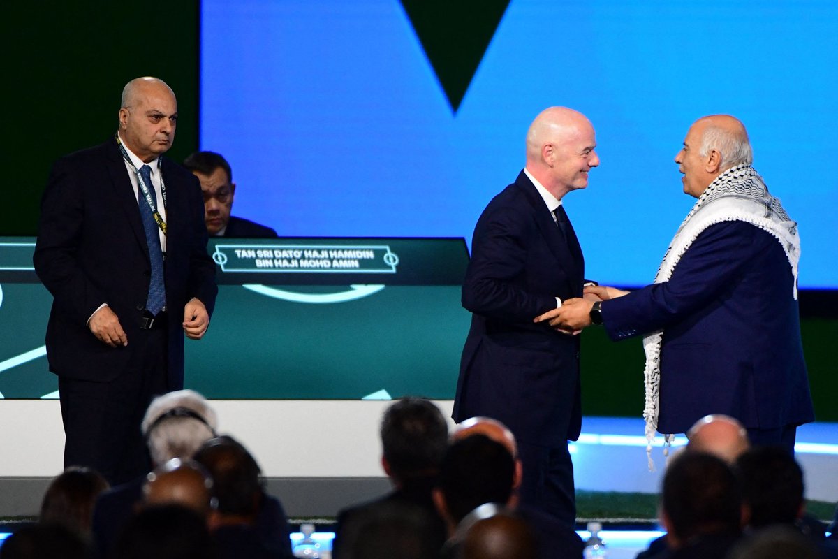 FIFA president fails in remarkable attempt to get Israel and Palestine chiefs to shake hands