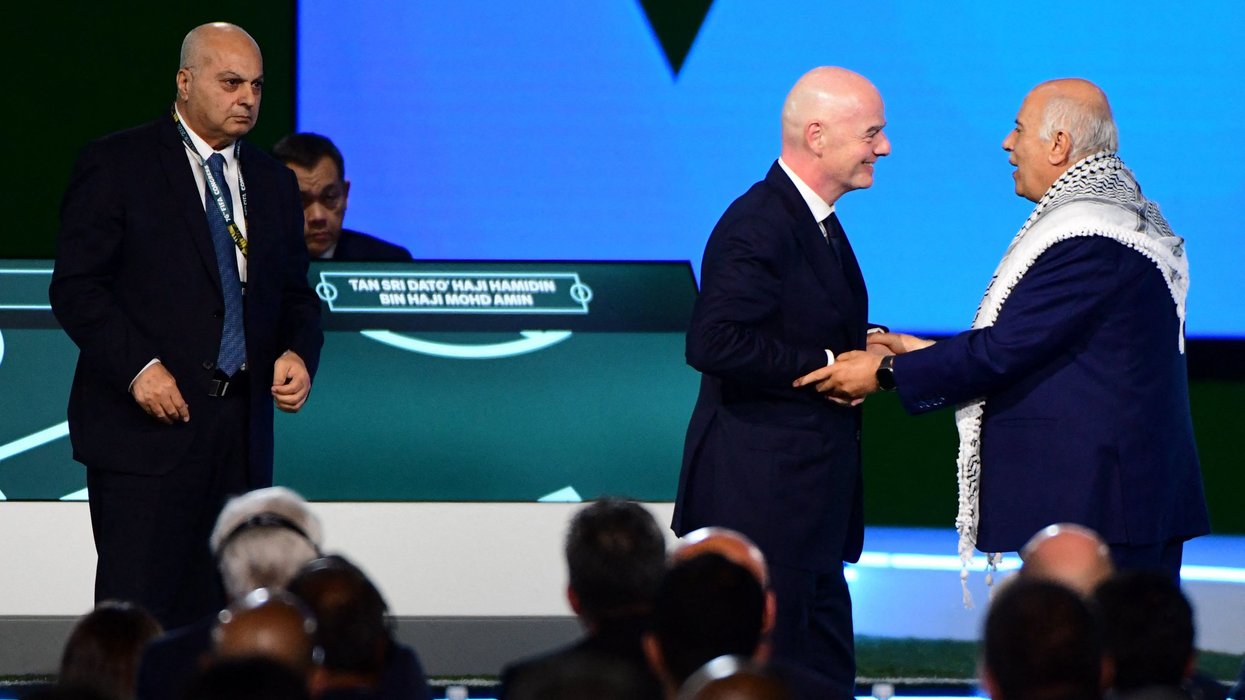FIFA president fails in remarkable attempt to get Israel and Palestine chiefs to shake hands