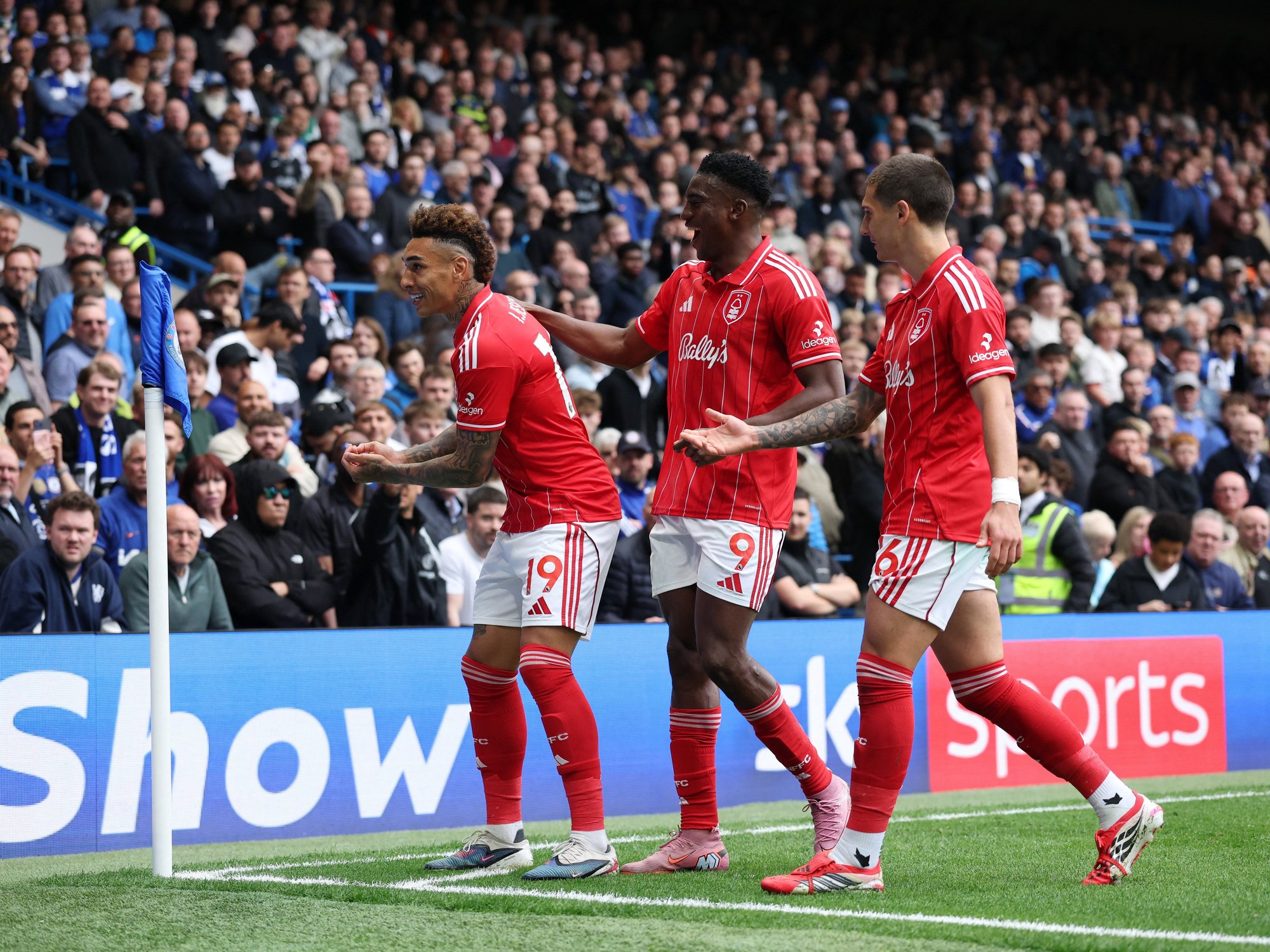 Nottingham Forest crush Chelsea in Premier League match marred by four head injuries