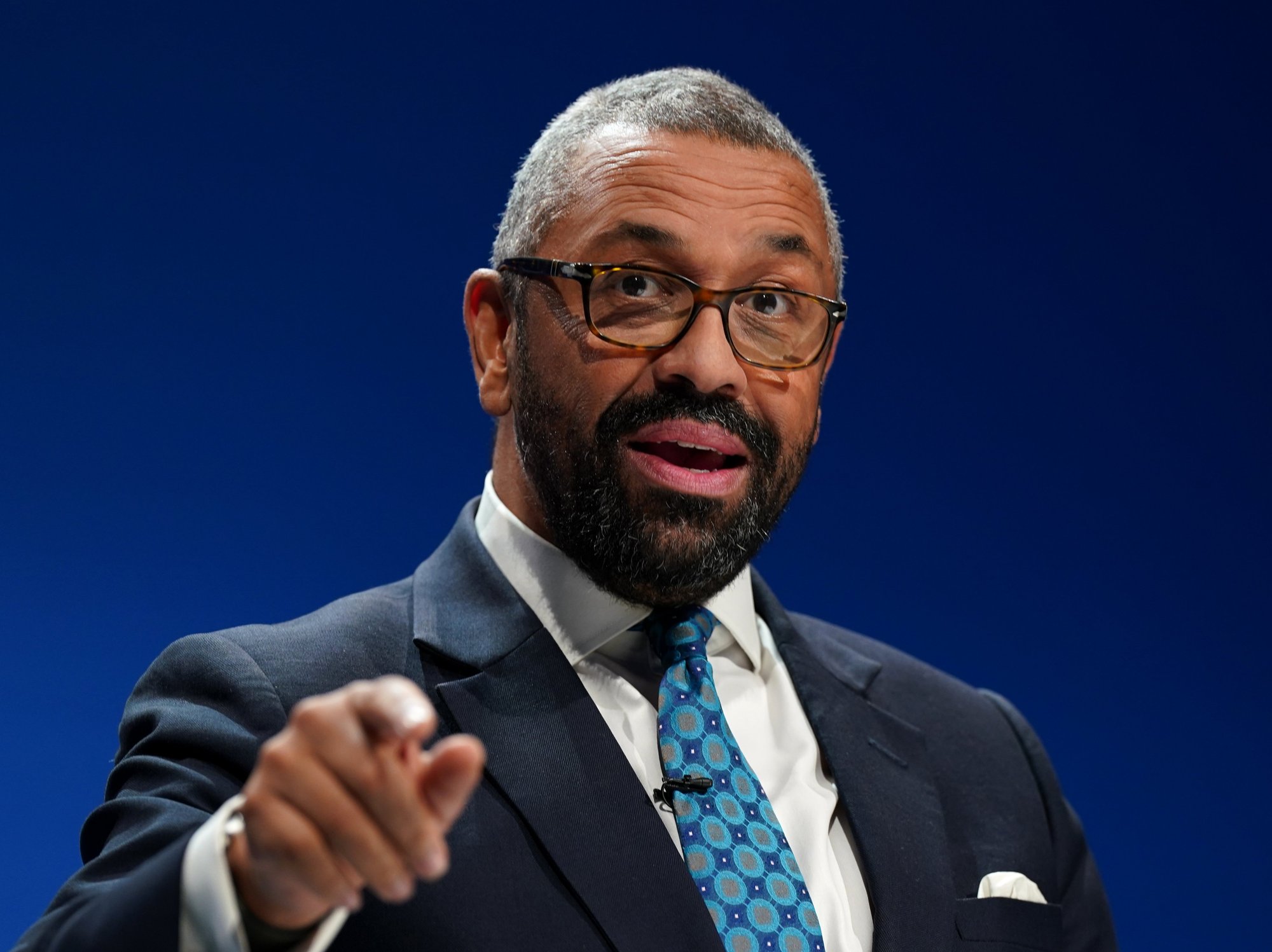 James Cleverly accuses travellers of 'gaming the system' amid 'illegal' land grab