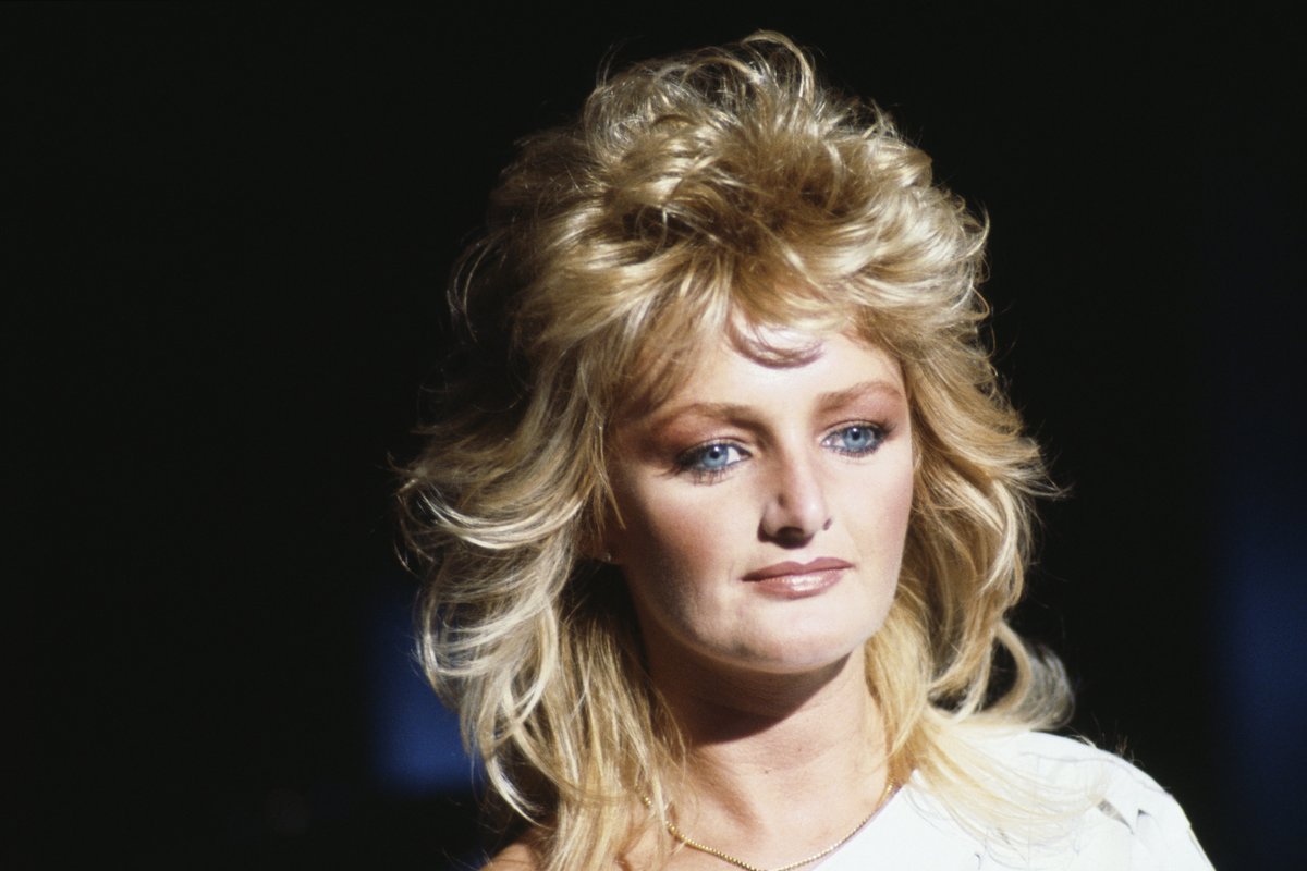 Bonnie Tyler in 'induced coma' following 74-year-old's hospital dash as condition worsens
