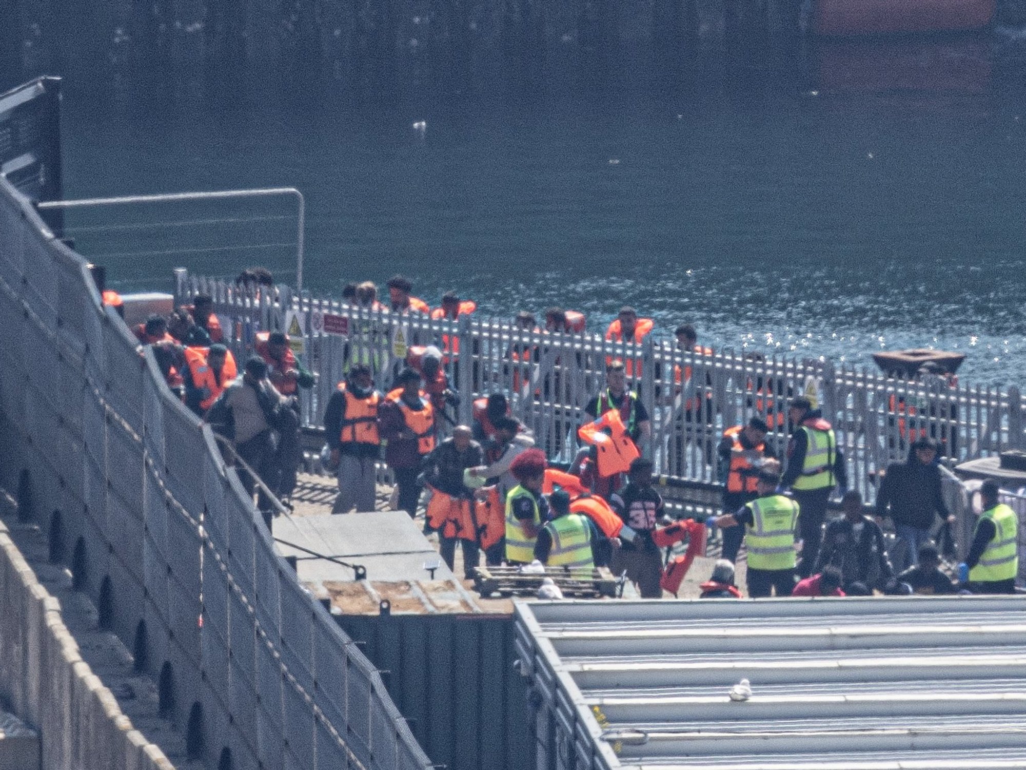 Two hundred migrants cross Channel after Home Office confirms GB News's small boat bombshell