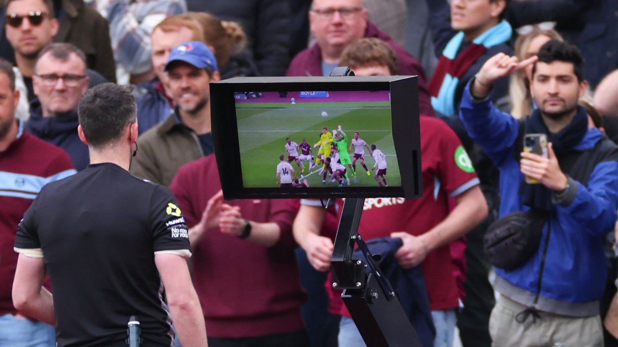West Ham considering official complaint after VAR drama in Arsenal defeat