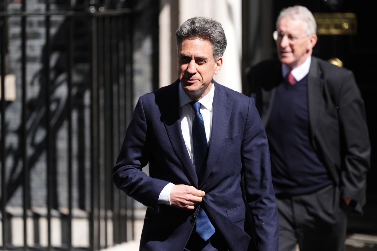 Ed Miliband to challenge Wes Streeting in race to replace Keir Starmer as PM prepares for showdown with Health Secretary