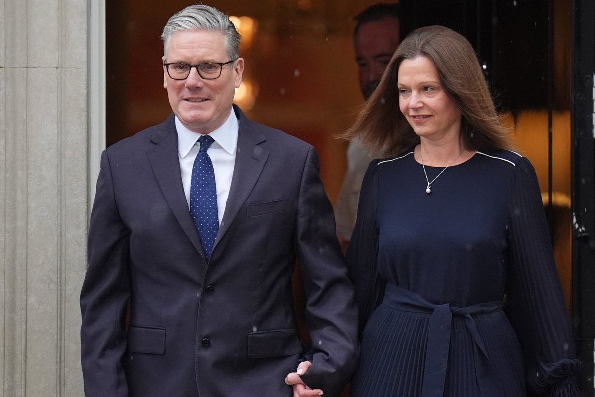 Keir Starmer braces for no-confidence vote as Labour MPs told: 'This farce must end!'