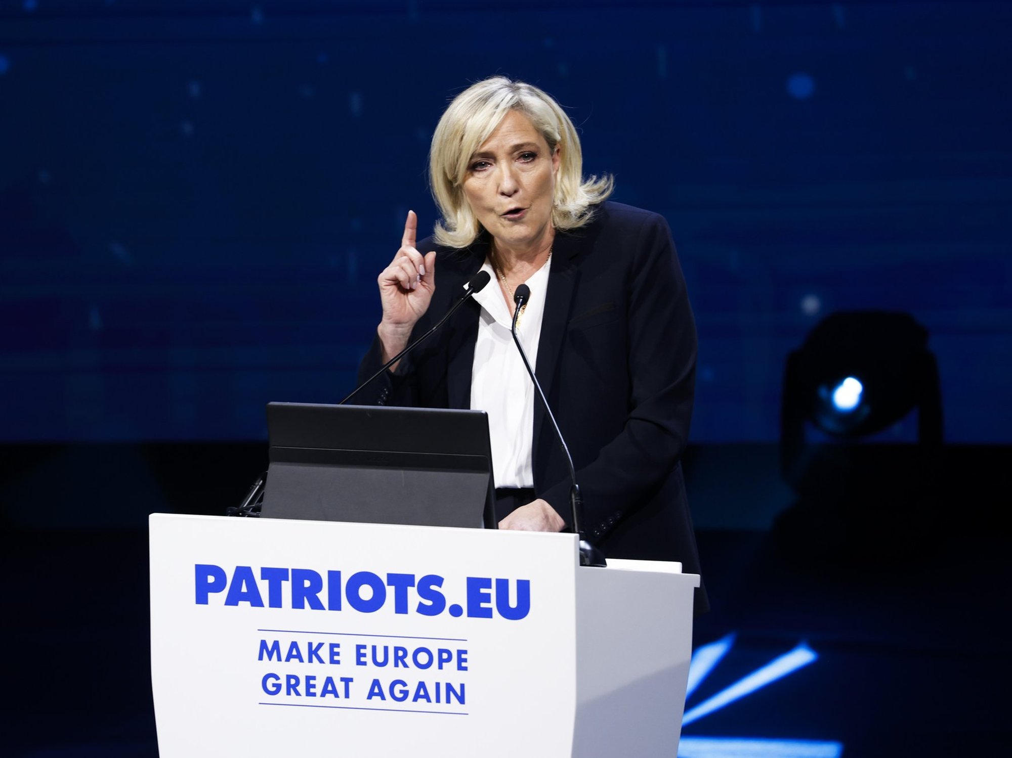 Marine Le Pen could stop Britain rejoining EU if she wins power in France