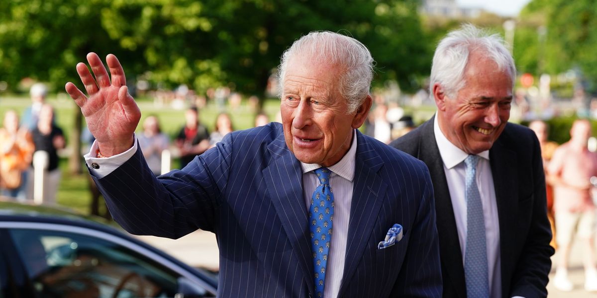 King Charles arrives as surprise guest at Royal Shakespeare Theatre for sold-out show King Charles arrives as surprise guest at Royal Shakespeare Theatre for sold-out show