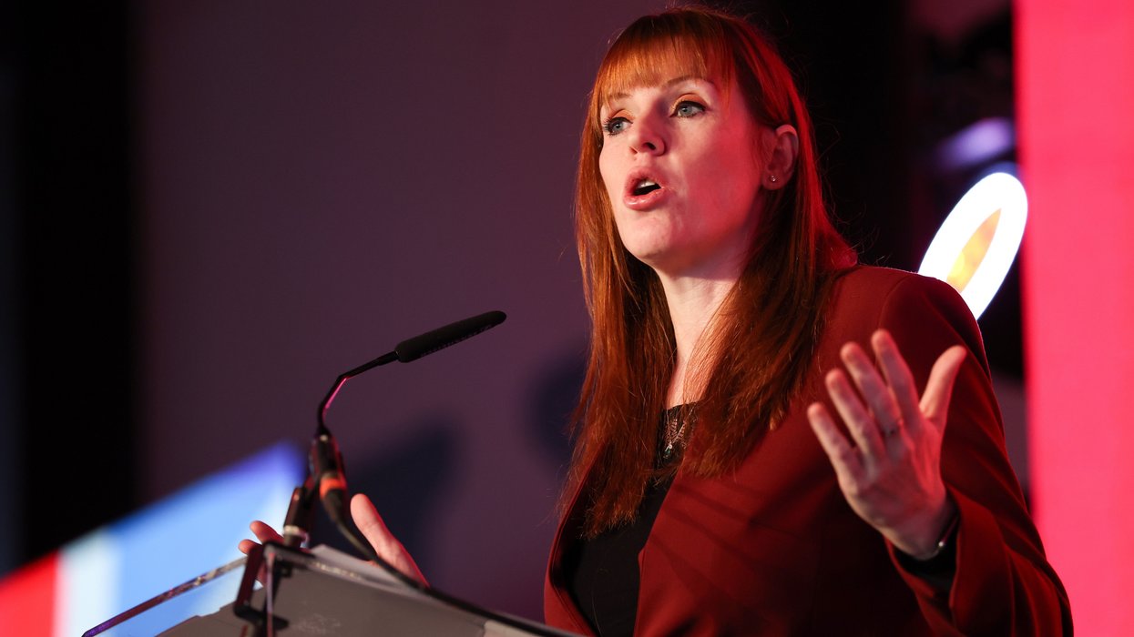 'You NEED to!' Now Angela Rayner demands Keir Starmer imposes internet restrictions on millions o...