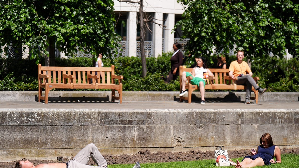 Met Office records hottest ever May day as 35C heatwave hits London