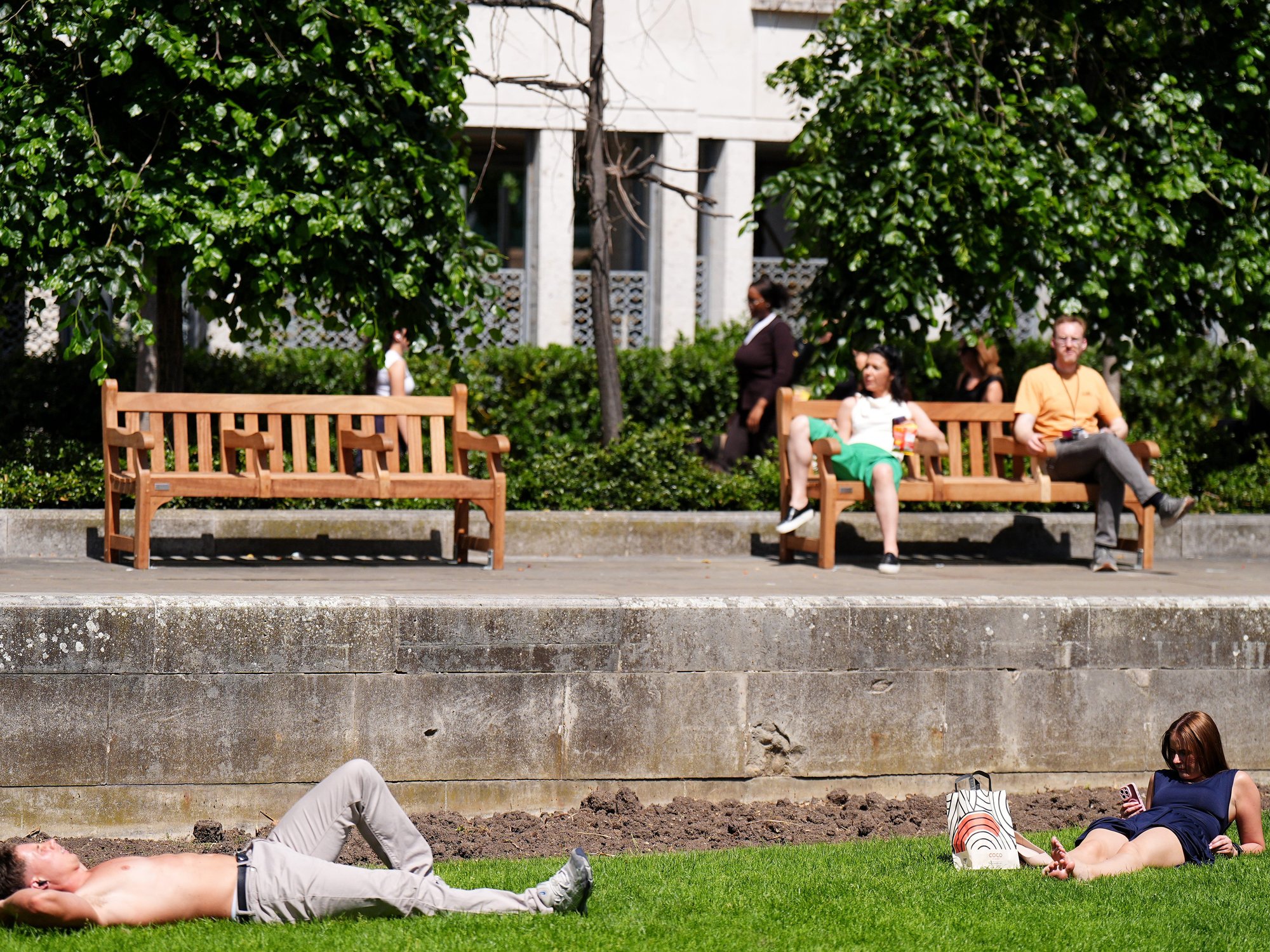 Met Office records hottest ever May day as 35C heatwave hits London