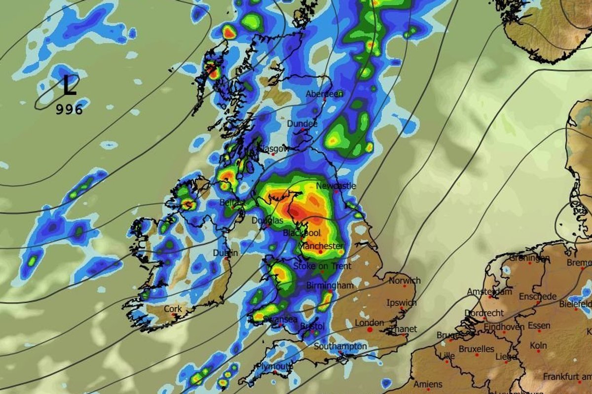 UK weather: 'Atom bomb heatwave' sparks thunderstorm and flash flooding fears