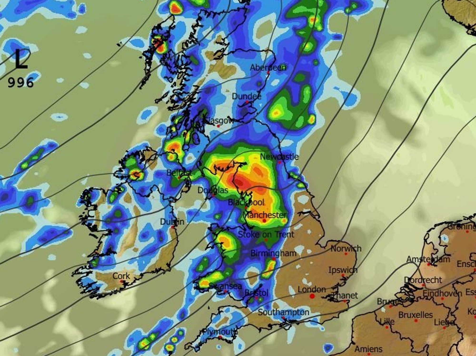 UK weather: 'Atom bomb heatwave' sparks thunderstorm and flash flooding fears