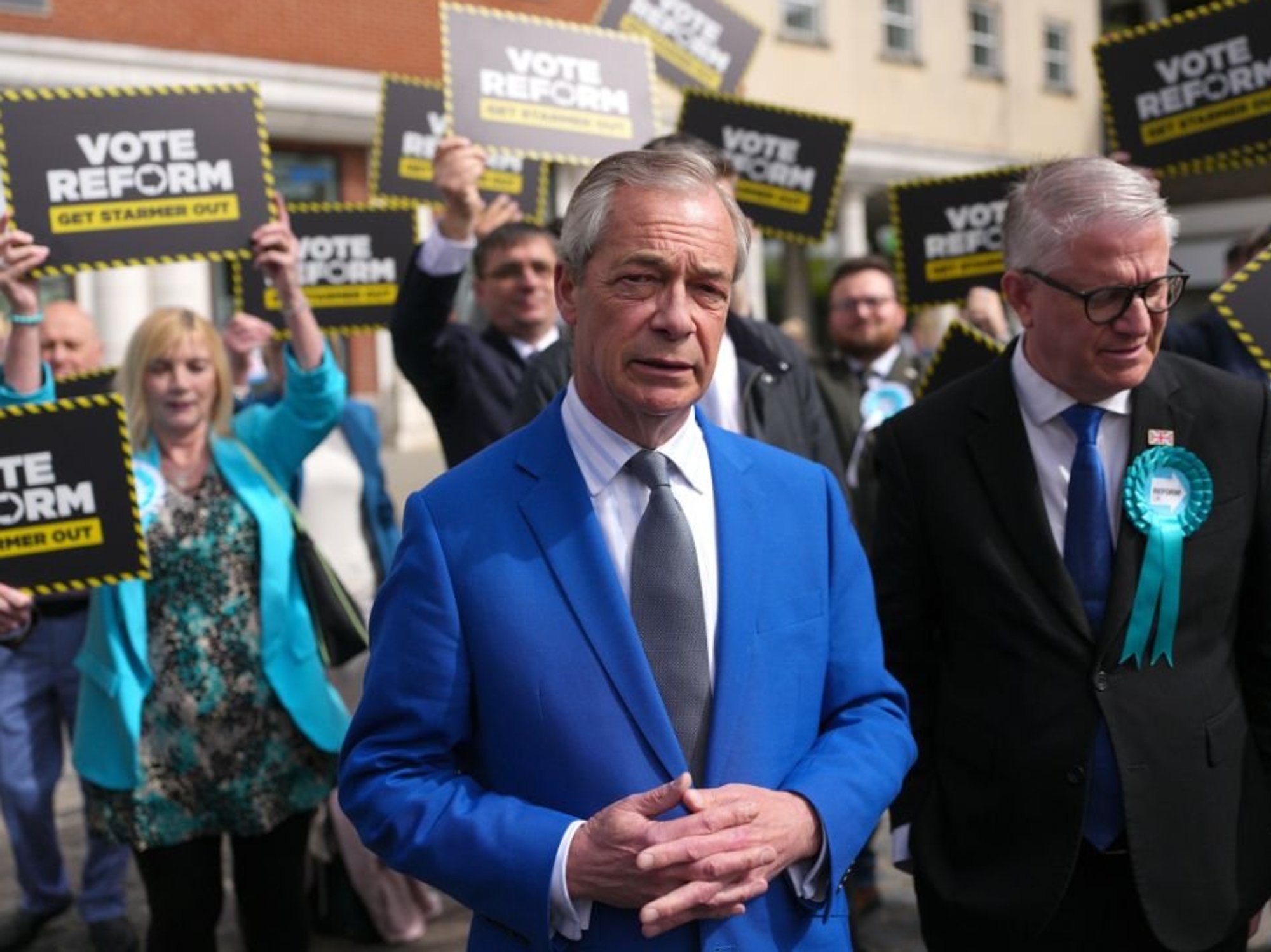 Nigel Farage demands snap general election if Keir Starmer toppled as PM