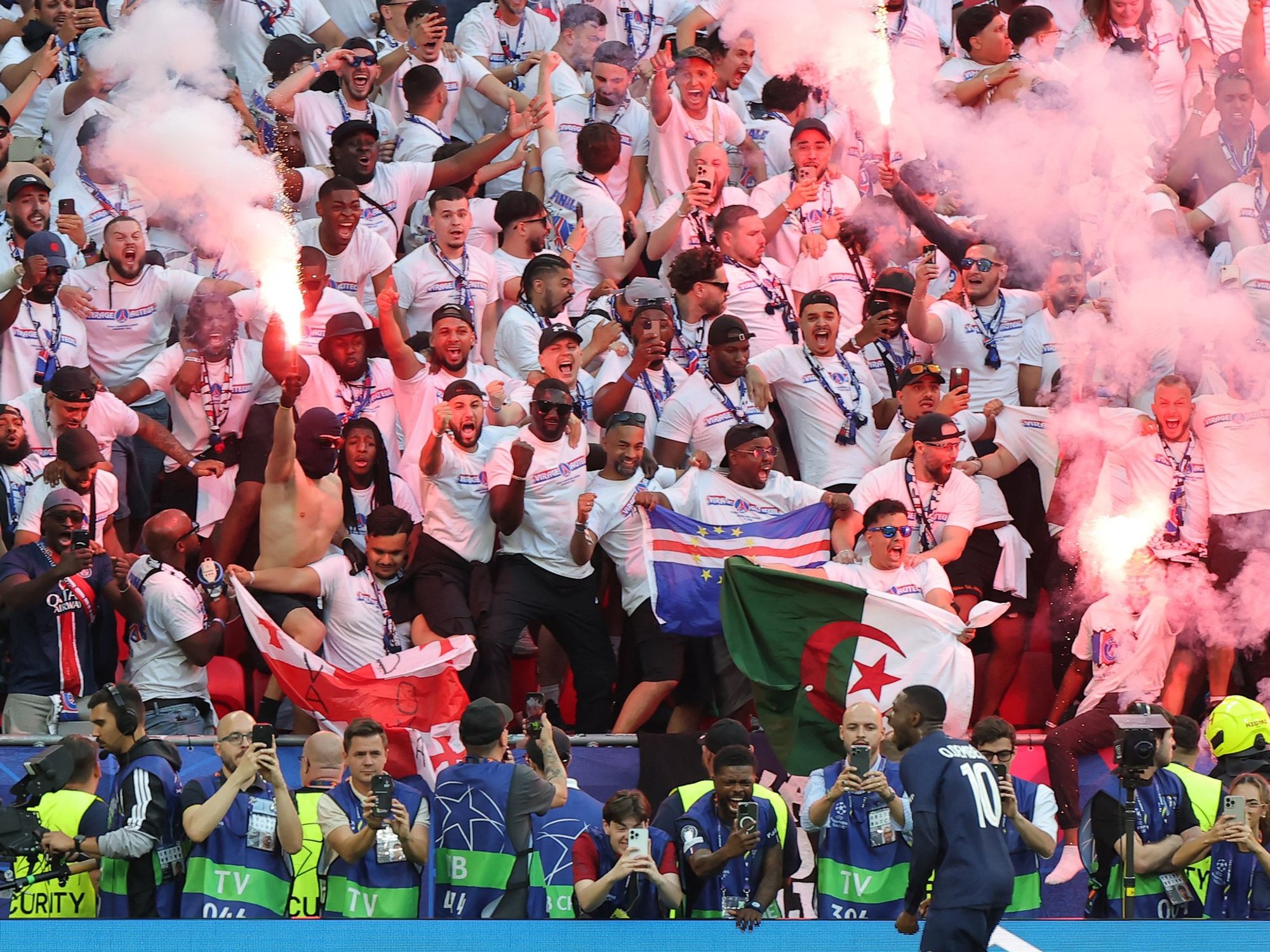 Fights break out in crowd during Arsenal vs PSG Champions League final as security intervenes