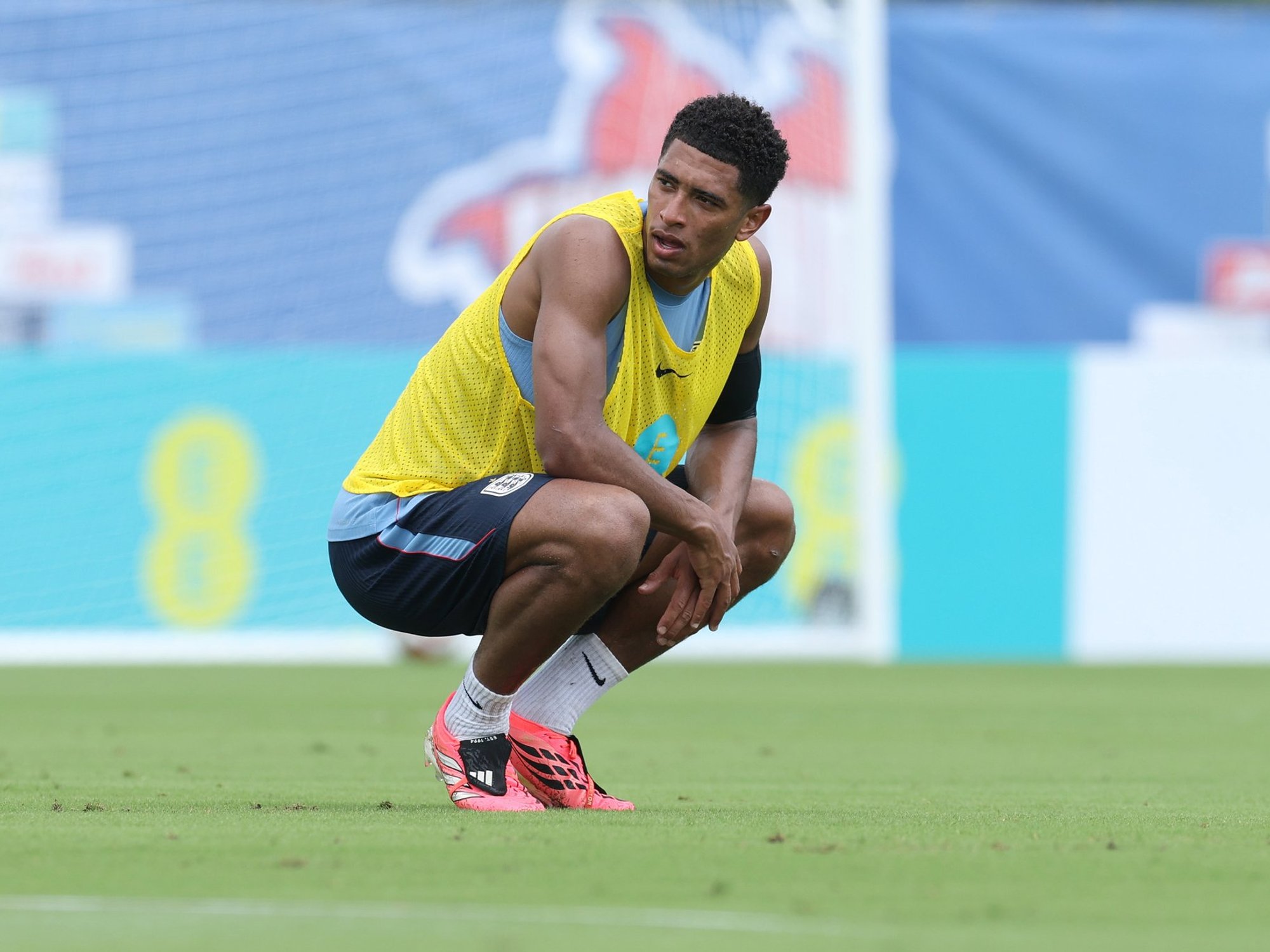 England star catches stray from Jude Bellingham in first World Cup training session