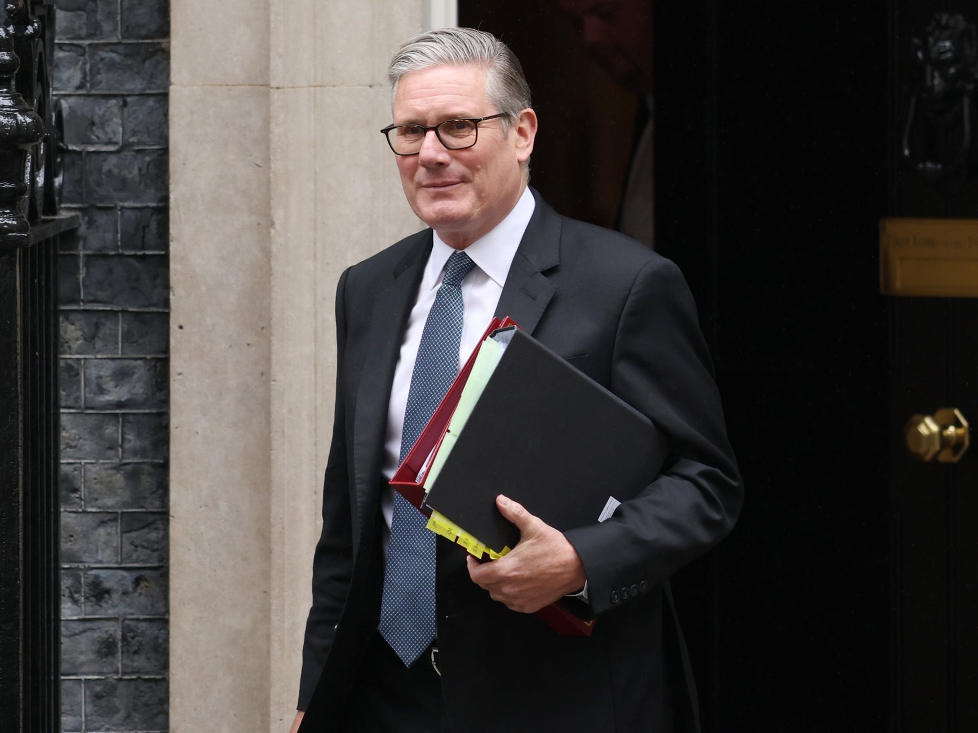 Keir Starmer set to impose internet restrictions on millions of Britons within days